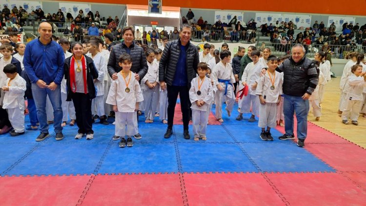 El intendente Fabian Aballay presenció el Torneo de Karate