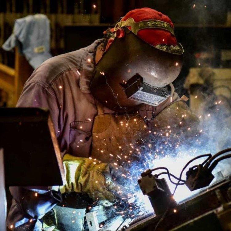 En marzo la actividad económica cayó 8,4%