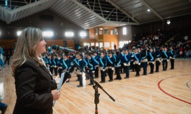 La ministra de Educación tomó la Promesa de Lealtad a la Bandera a los alumnos en Rawson