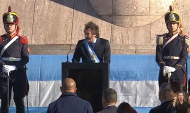 En Rosario, Milei convocó a firmar el Pacto de Mayo el 9 de Julio en Tucumán