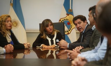 Acuerdo entre Educación y Producción para capacitar docentes y alumnos
