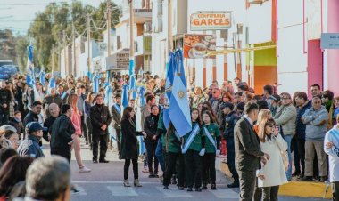 Jachal festejó su aniversario con un multitudinario desfile
