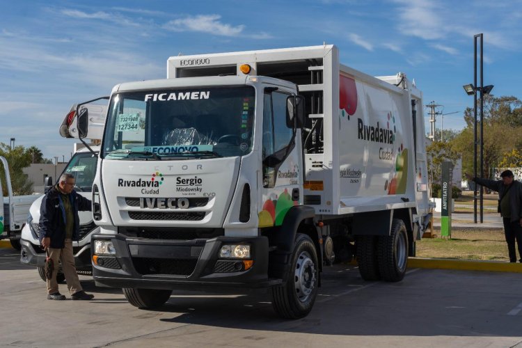 Miodowsky cumplió seis meses de gestión presentando  siete nuevas movilidades