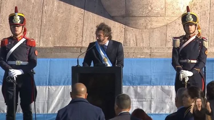 En Rosario, Milei convocó a firmar el Pacto de Mayo el 9 de Julio en Tucumán