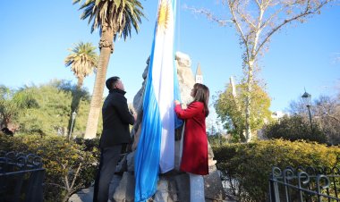 San Juan conmemora 208 años de Independencia con emotivo acto en Plaza 25 de Mayo
