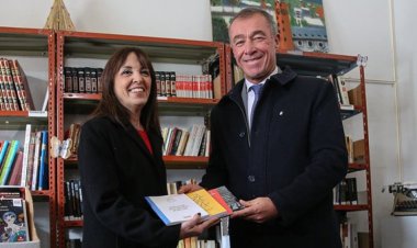 La Legislatura donó libros a la Biblioteca “Guido Delfor Yribarren”