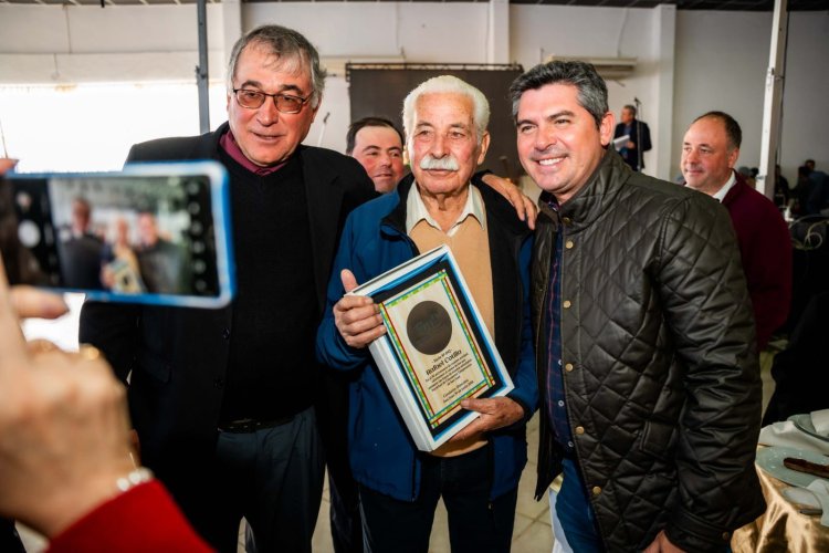 Orrego participó del aniversario por los 50 años de la Sociedad de Chacareros Temporarios