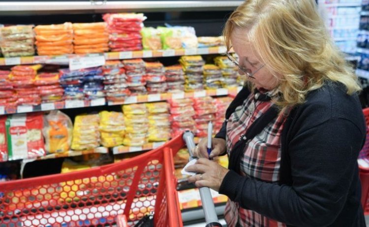 La inflación de junio aceleró leve a 4,6% y acumuló un 79,8% en seis meses