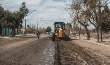 Comenzó la pavimentación de la Avenida de Los Ríos en Caucete, tras el anuncio de Orrego