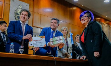 Orrego entregó certificados a beneficiarias del programa Mujeres +6