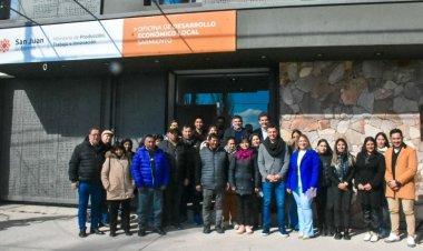 Producción abrió oficina en Sarmiento y entregó créditos a emprendedores