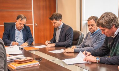 Firman dos convenios para optimizar el uso de los recursos hídricos