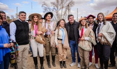 Orrego participó de los actos por los 116 años de Sarmiento