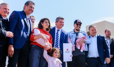 Orrego entregó 56 viviendas en Pocito