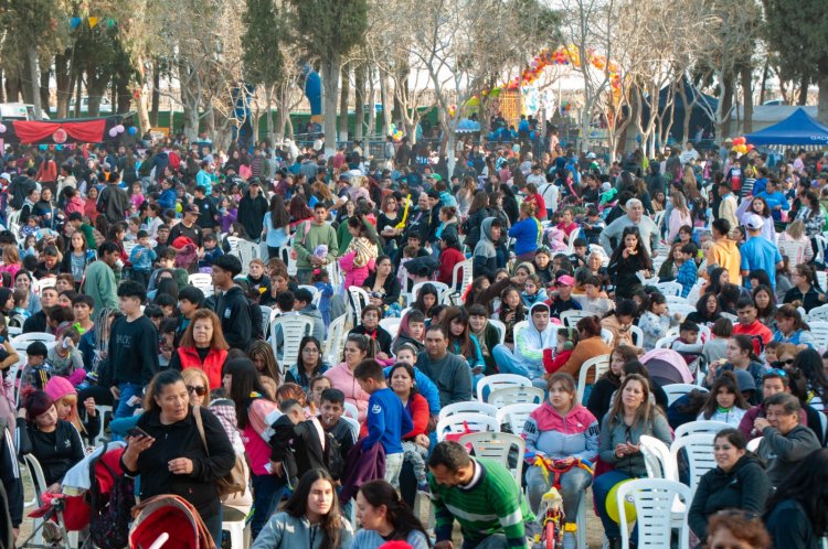 Santa Lucía celebró el Día del Niño con la presencia del Gobernador
