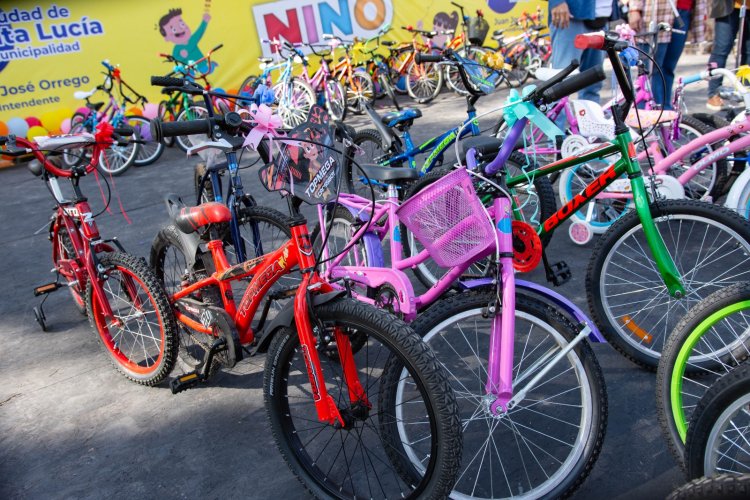 Santa Lucía celebró el Día del Niño con la presencia del Gobernador