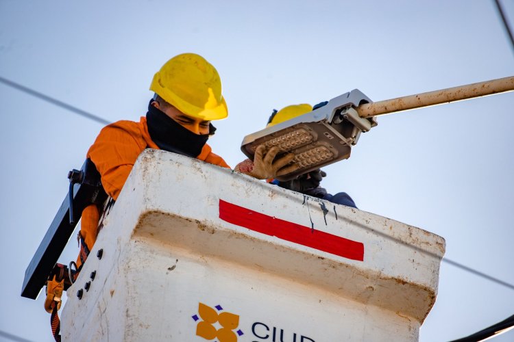 Obras de iluminación bajo la gestión de Susana Laciar con fondos FODERE 2023