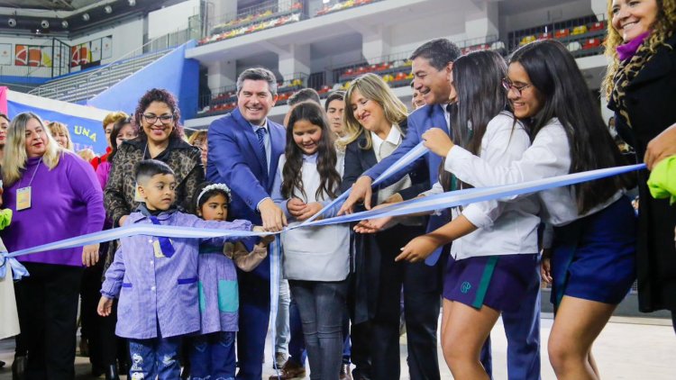 El gobernador Orrego participó de la Feria Provincial de Ciencias