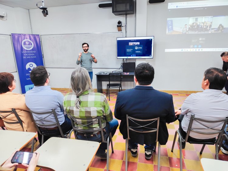 Espejo participó de la inauguración del aula híbrida de la UNSJ en Jáchal