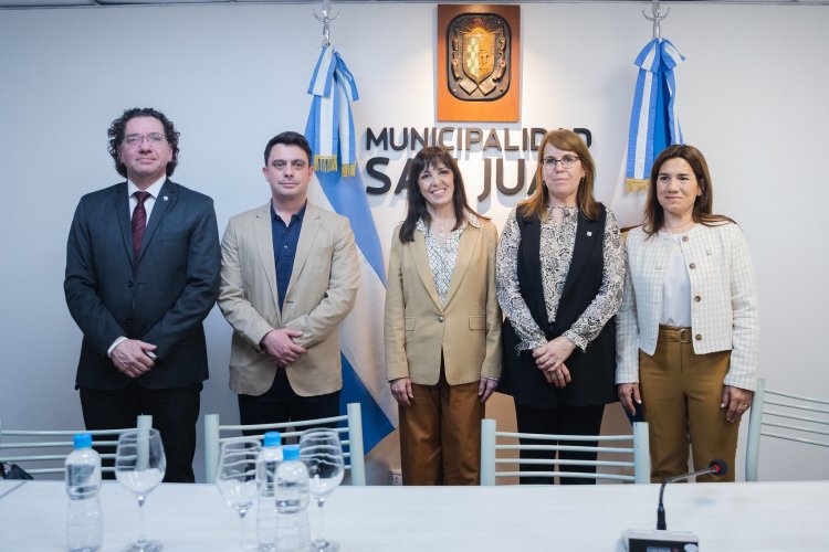 La Ciudad firmó convenio con la UCC para que estudiantes hagan pasantías en el Municipio