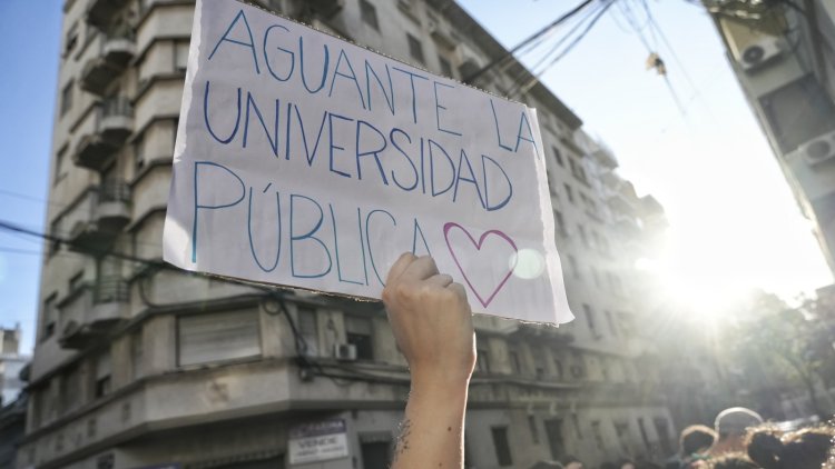 Arancelarán el acceso de estudiantes extranjeros a universidades públicas