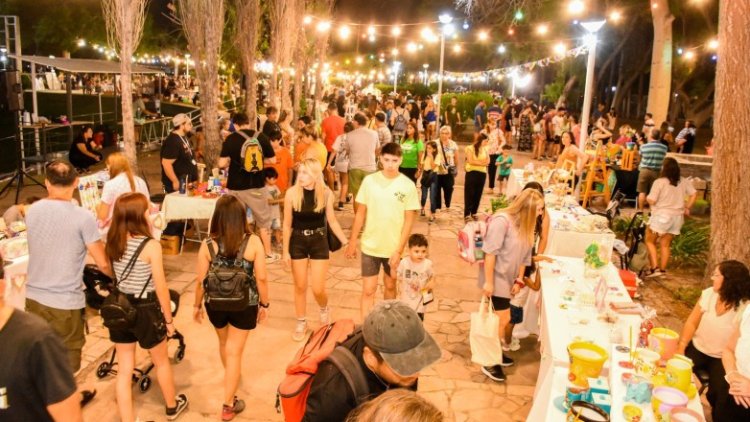 Feria de emprendedores “Especial Día de la Madre” en los jardines del Auditorio