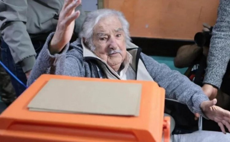 Uruguay: Pepe Mujica votó y criticó al Gobierno de Milei