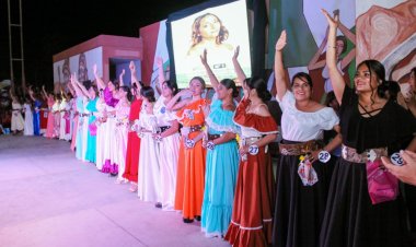 Inolvidable presentación de las 29 candidatas a Paisana Nacional de la Tradición