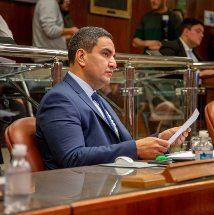 Enzo Cornejo viaja a los Estados Unidos como observador de las elecciones presidenciales