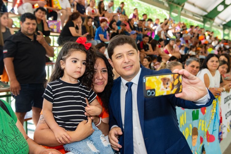 Santa Lucía celebró la muestra anual de educación física de los jardines maternales municipales