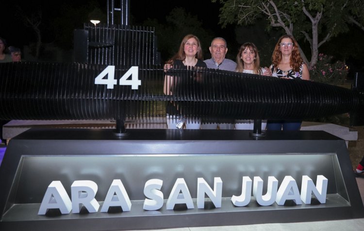 La Ciudad puso en valor la plaza que homenajea a Cayetano Vargas y a los 44 héroes del ARA San Juan