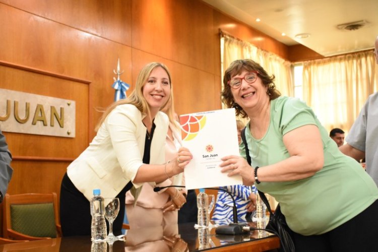 Entregaron personerías jurídicas a 35 asociaciones civiles de San Juan