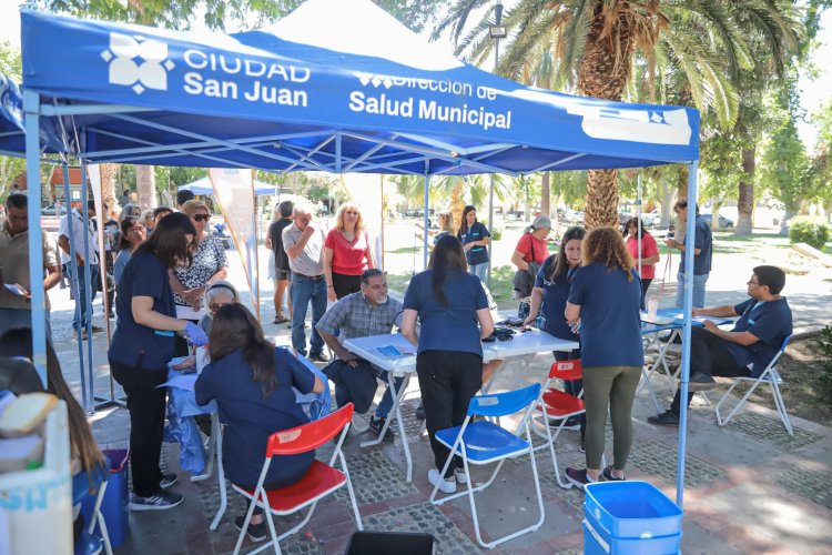 Campamento Sanitario en Plaza Di Stéfano: atención gratuita para los vecinos