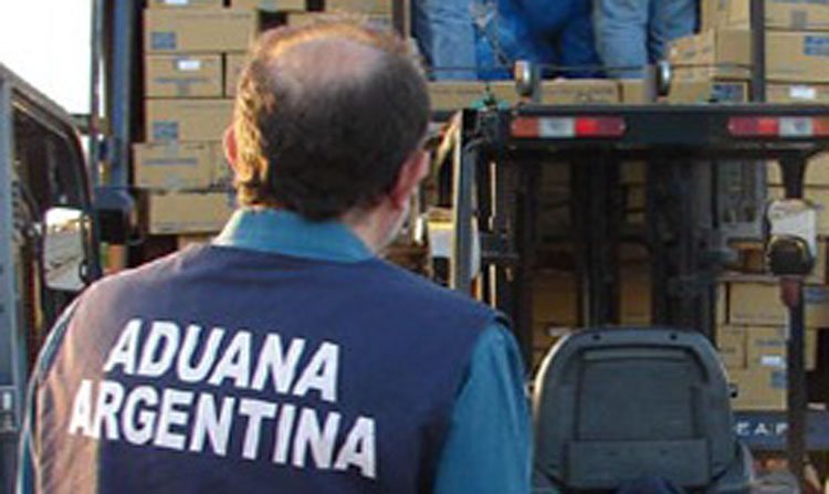 El Gobierno retiró el 95% del Impuesto País para las importaciones