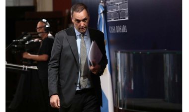 El Gobierno cobrará salud y educación a extranjeros