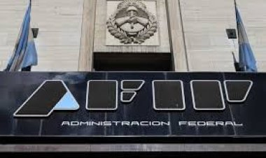 Denuncian que el jefe de la DGI adquirió inmuebles en Miami y no los declaró