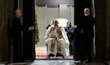 El Papa Francisco inauguró el Jubileo con la apertura de la Puerta Santa