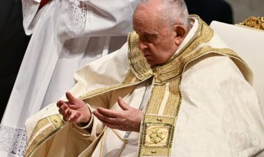 Internaron al papa Francisco por una bronquitis