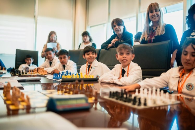 Educación destacó a los alumnos que aprendieron a jugar ajedrez en las escuelas