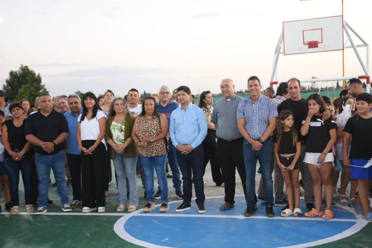 Santa Lucía celebra la inauguración del polideportivo del Barrio Angualasto