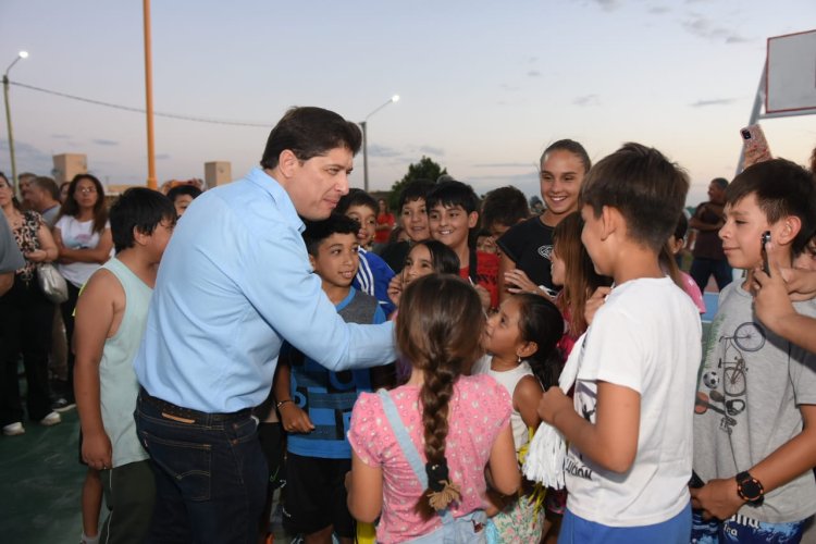 Santa Lucía celebra la inauguración del polideportivo del Barrio Angualasto