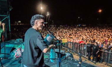 Q’ Lokura tocó en Caucete y recibió imágenes de la Difunta Correa y San Expedito