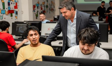 El Gobernador presenció la quinta jornada del evento Global Game Jam