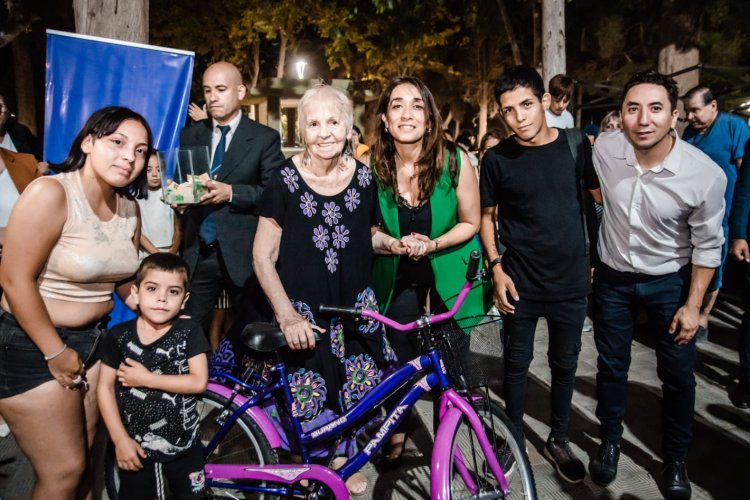 Romina Rosas inauguró obras de remodelación de la plaza 11 de Septiembre