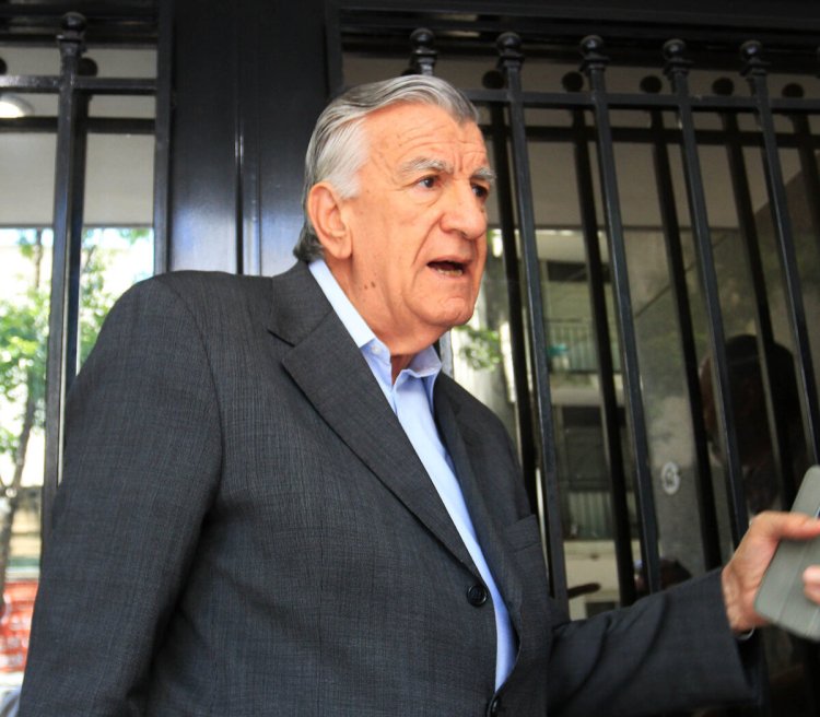 El ex gobernador Gioja  quedó internado en el Hospital Italiano