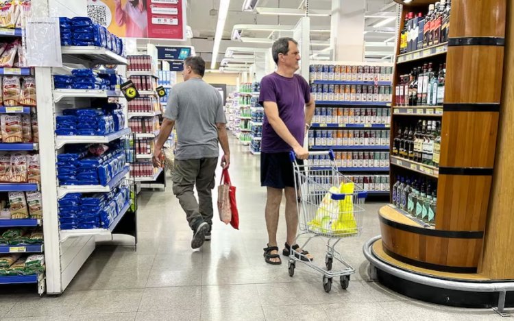 “Fin del ocultamiento”: los comercios deberán exponer los precios de los productos sin incidencia de los impuestos