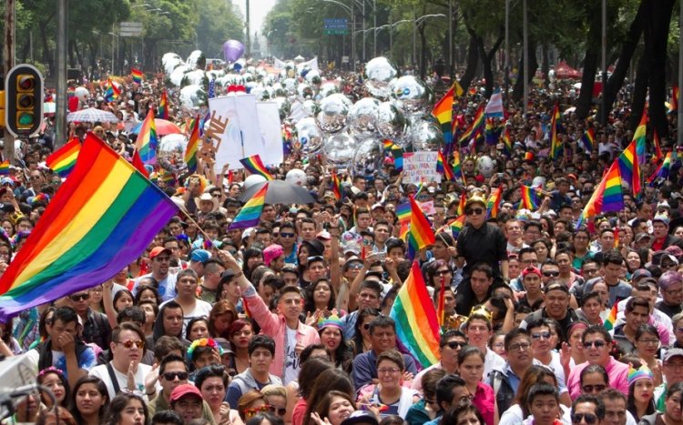 El Gobierno califica de "política" la marcha del colectivo LGBT