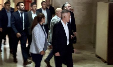 Alberto Fernández se presentó en Comodoro Py