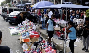 "Manteros" en Flores: más de 500 policías y 49 allanamientos