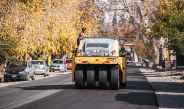 El gobernador anunció el inicio  de la pavimentación de Avenida Libertador
